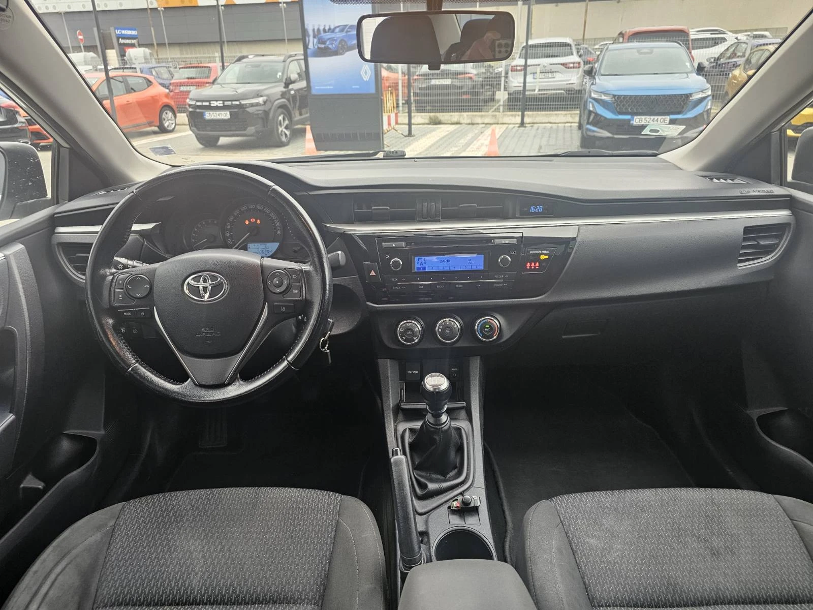 Toyota Corolla 1.6, снимка 7 - Автомобили и джипове - 54099408