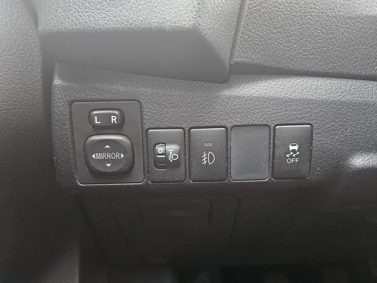 Toyota Corolla 1.6, снимка 11 - Автомобили и джипове - 54099408