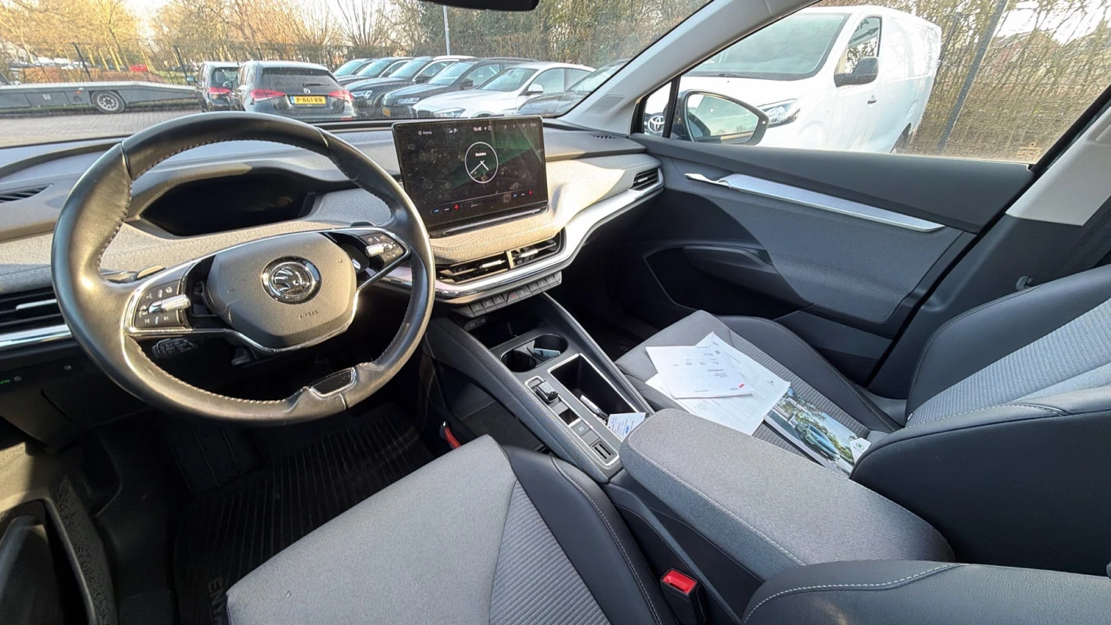 Skoda Enyaq 60, снимка 10 - Автомобили и джипове - 54111148