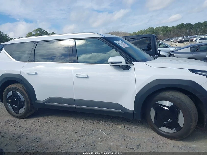 Kia EV9 Wind, снимка 13 - Автомобили и джипове - 54162004