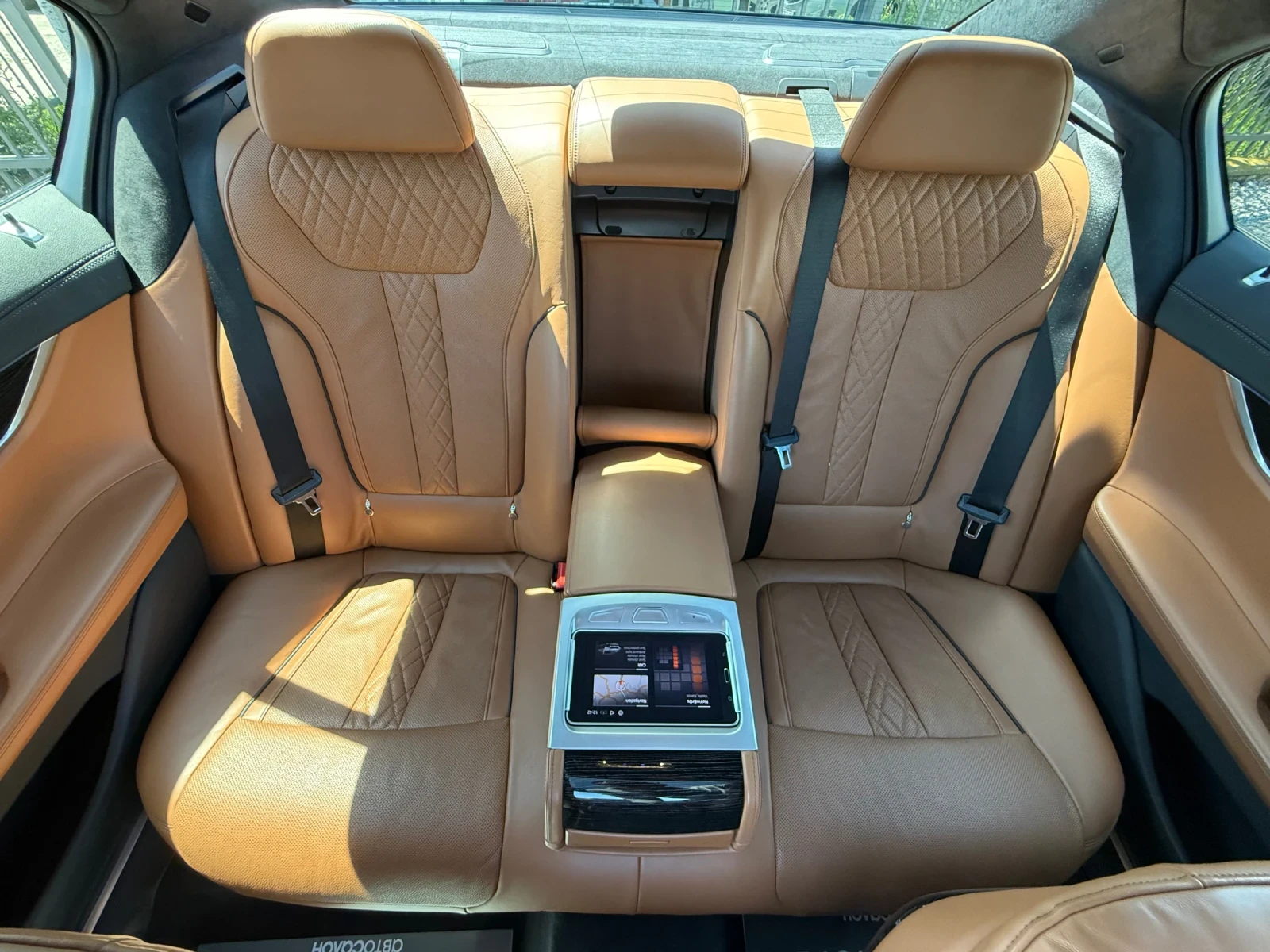 BMW 730 d M-Sport Individual Massage Harman Kardon, снимка 13 - Автомобили и джипове - 54331394