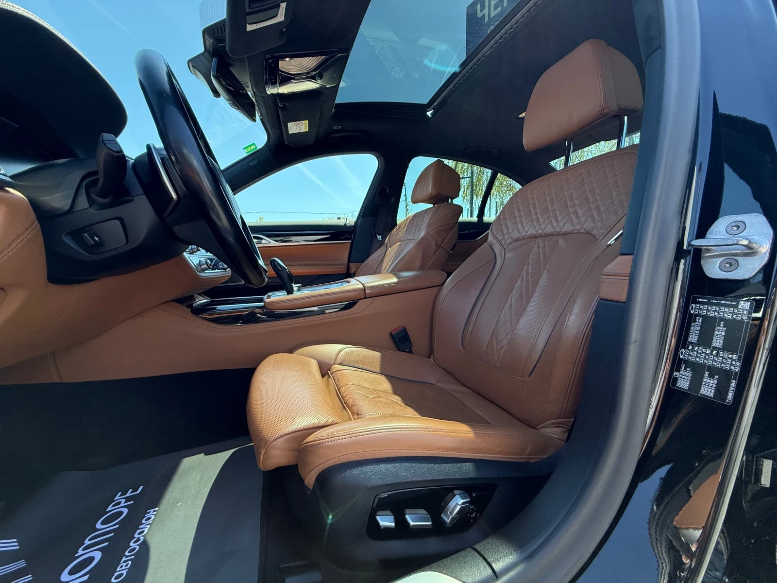 BMW 730 d M-Sport Individual Massage Harman Kardon, снимка 9 - Автомобили и джипове - 54331394