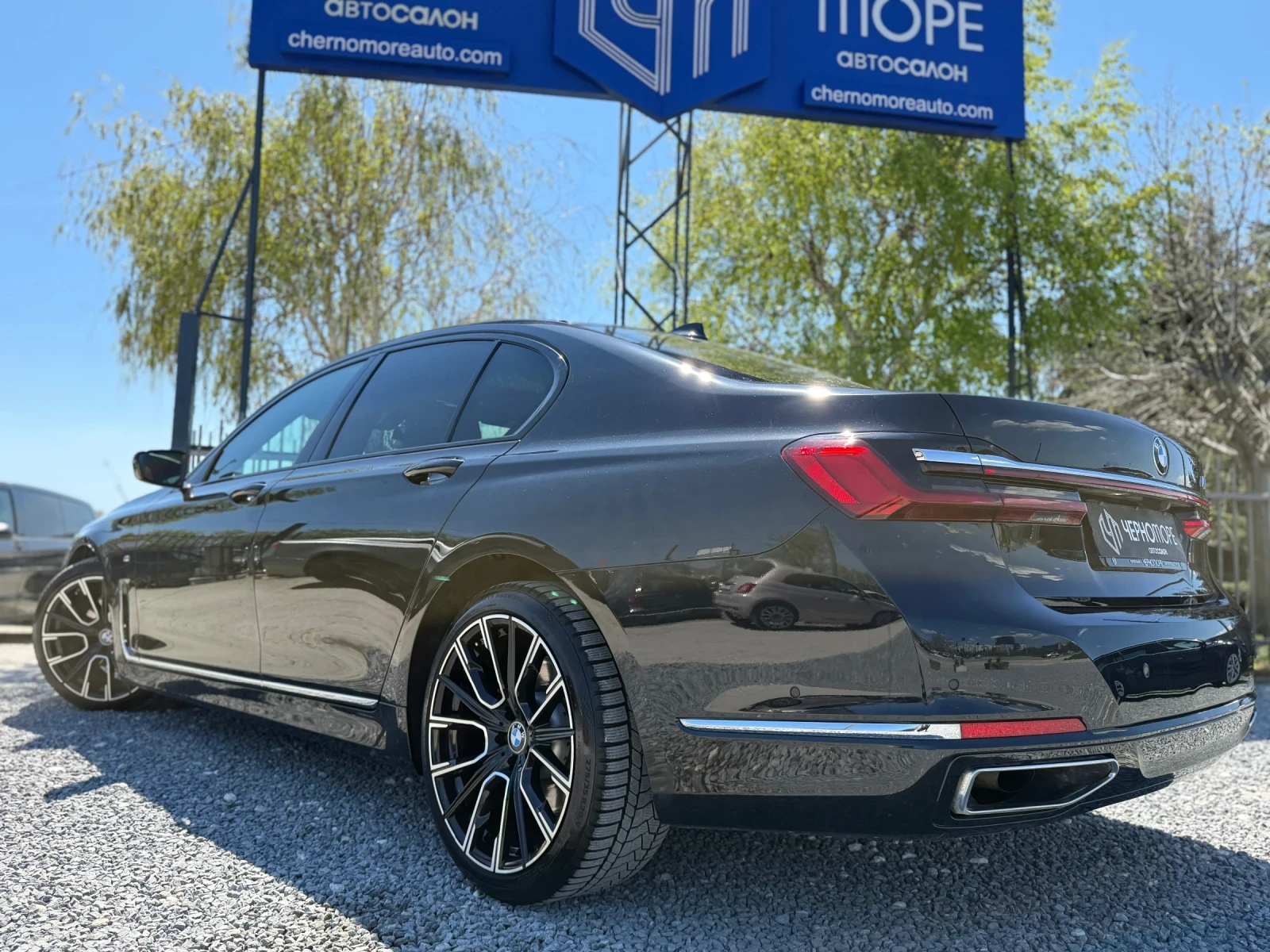 BMW 730 d M-Sport Individual Massage Harman Kardon, снимка 4 - Автомобили и джипове - 54331394