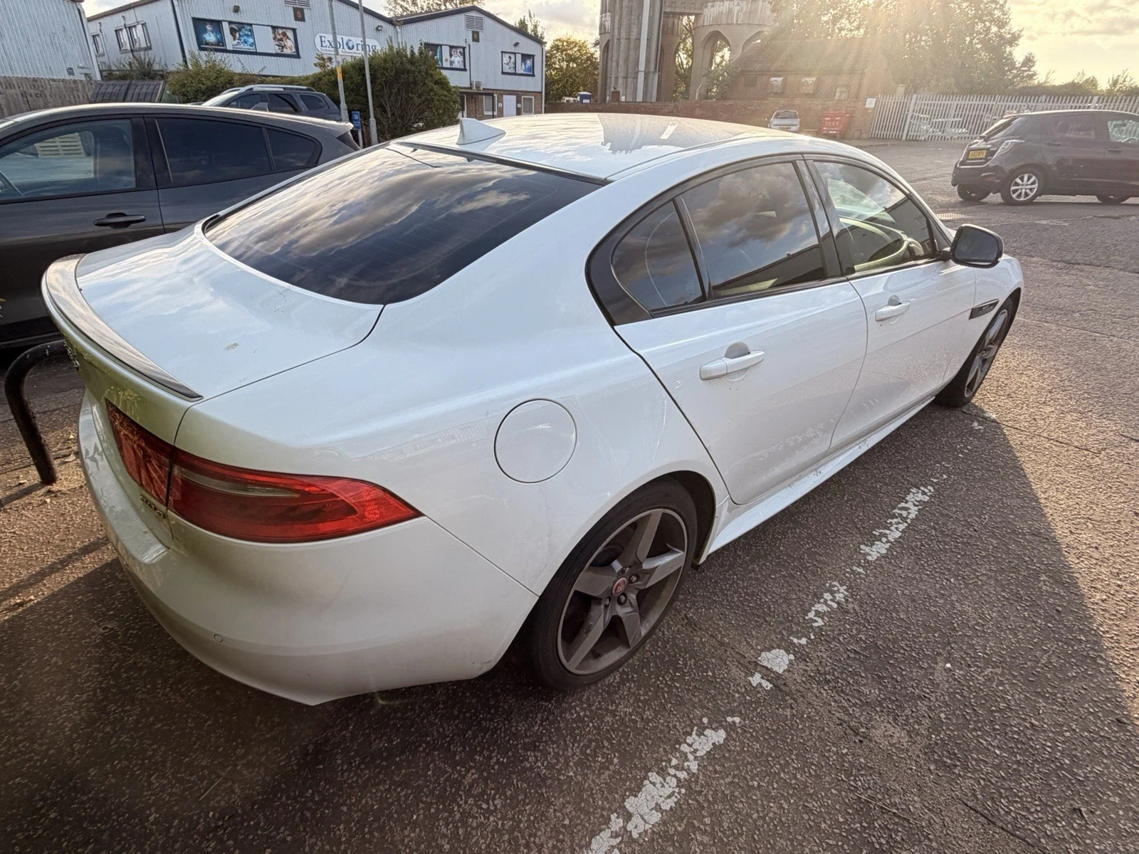 Jaguar XE 2.0d , снимка 4 - Автомобили и джипове - 54907333