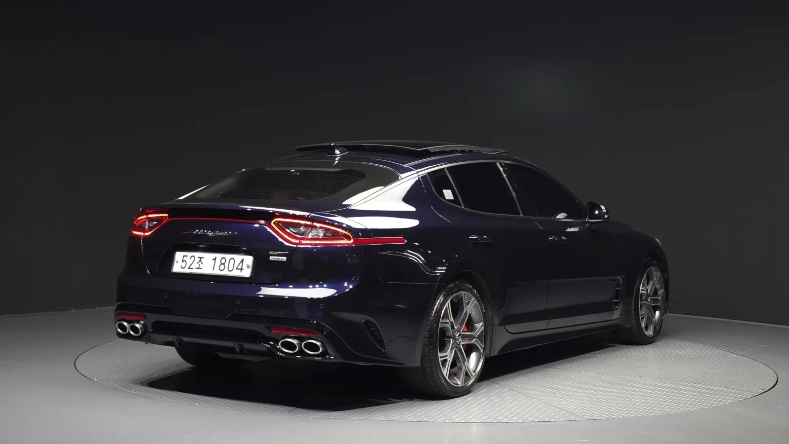 Kia Stinger 3.3t AWD Cam360/Disi/Panorama/Обдухване, снимка 2 - Автомобили и джипове - 55187494