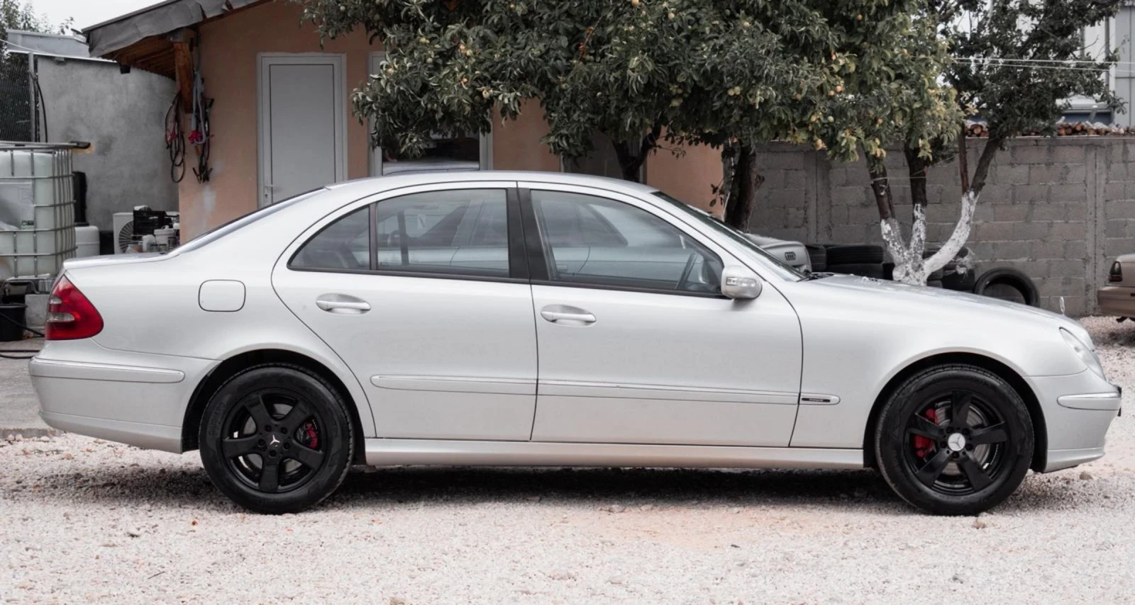 Mercedes-Benz E 220 Avangarde avtomat, снимка 8 - Автомобили и джипове - 55214796