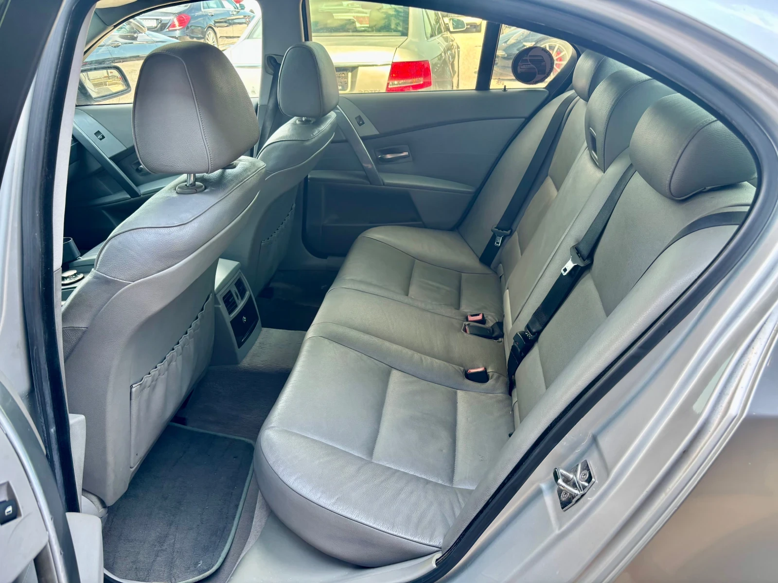 BMW 530 3.0D M-PAKET, снимка 9 - Автомобили и джипове - 55352802