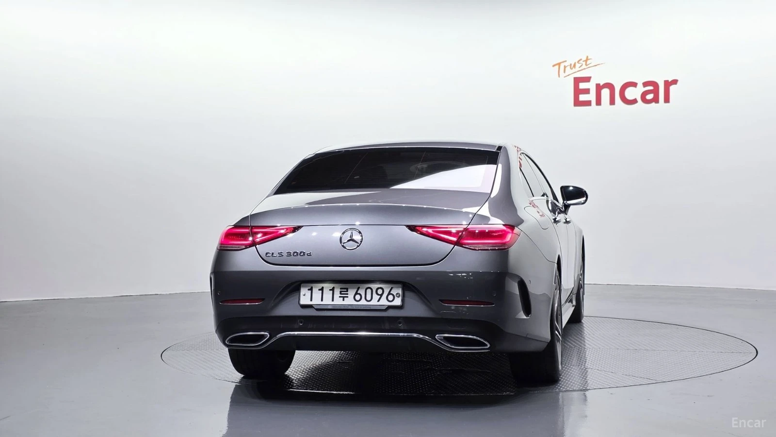 Mercedes-Benz CLS 300 DIESEL* КОЖА* ПОДГРЕВ* ОБДУХВ* BURMASTER* PANO* 36, снимка 4 - Автомобили и джипове - 55614490