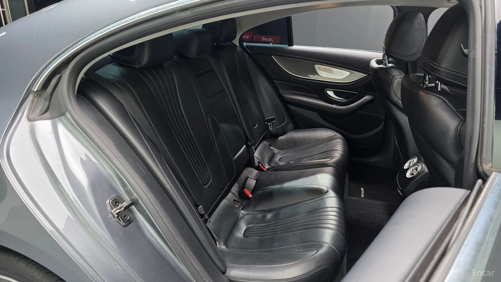 Mercedes-Benz CLS 300 DIESEL* КОЖА* ПОДГРЕВ* ОБДУХВ* BURMASTER* PANO* 36, снимка 11 - Автомобили и джипове - 55614490