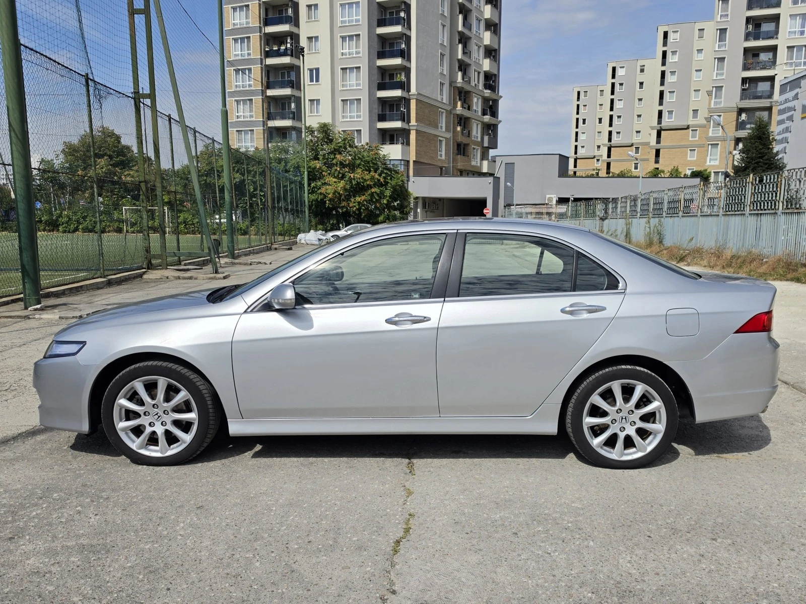 Honda Accord 2.4i-VTEC Distronic NAVI, снимка 8 - Автомобили и джипове - 56321571