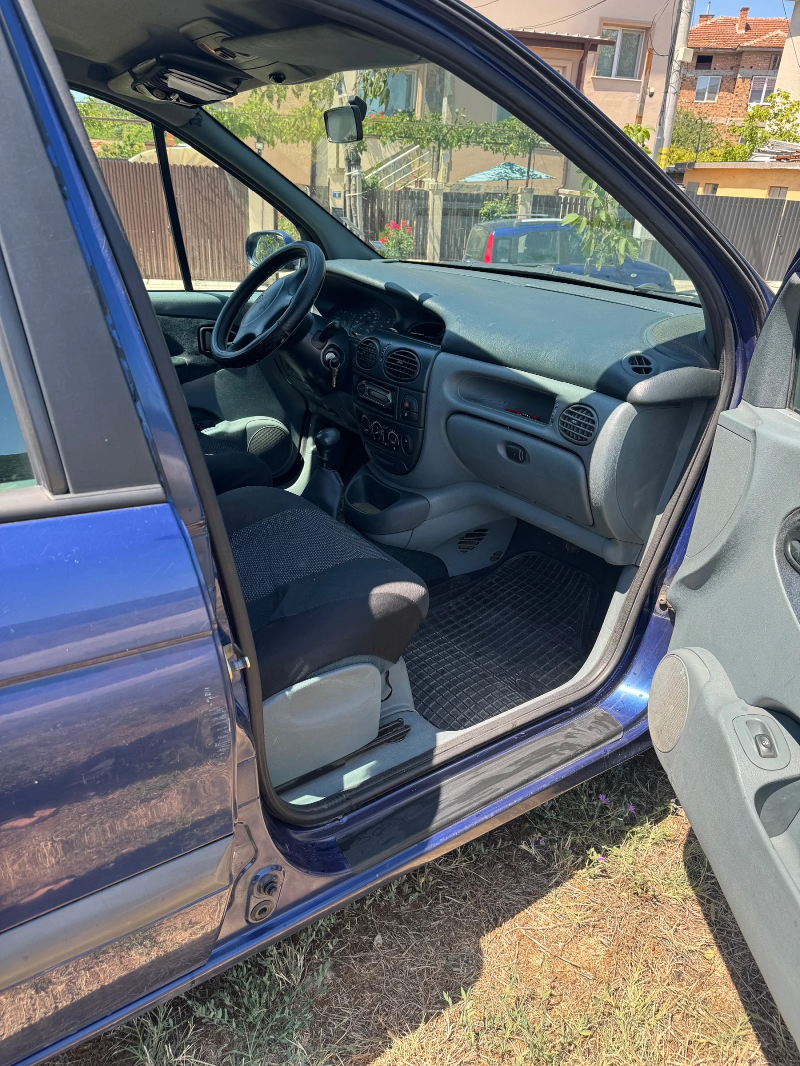 Renault Scenic, снимка 8 - Автомобили и джипове - 56361874
