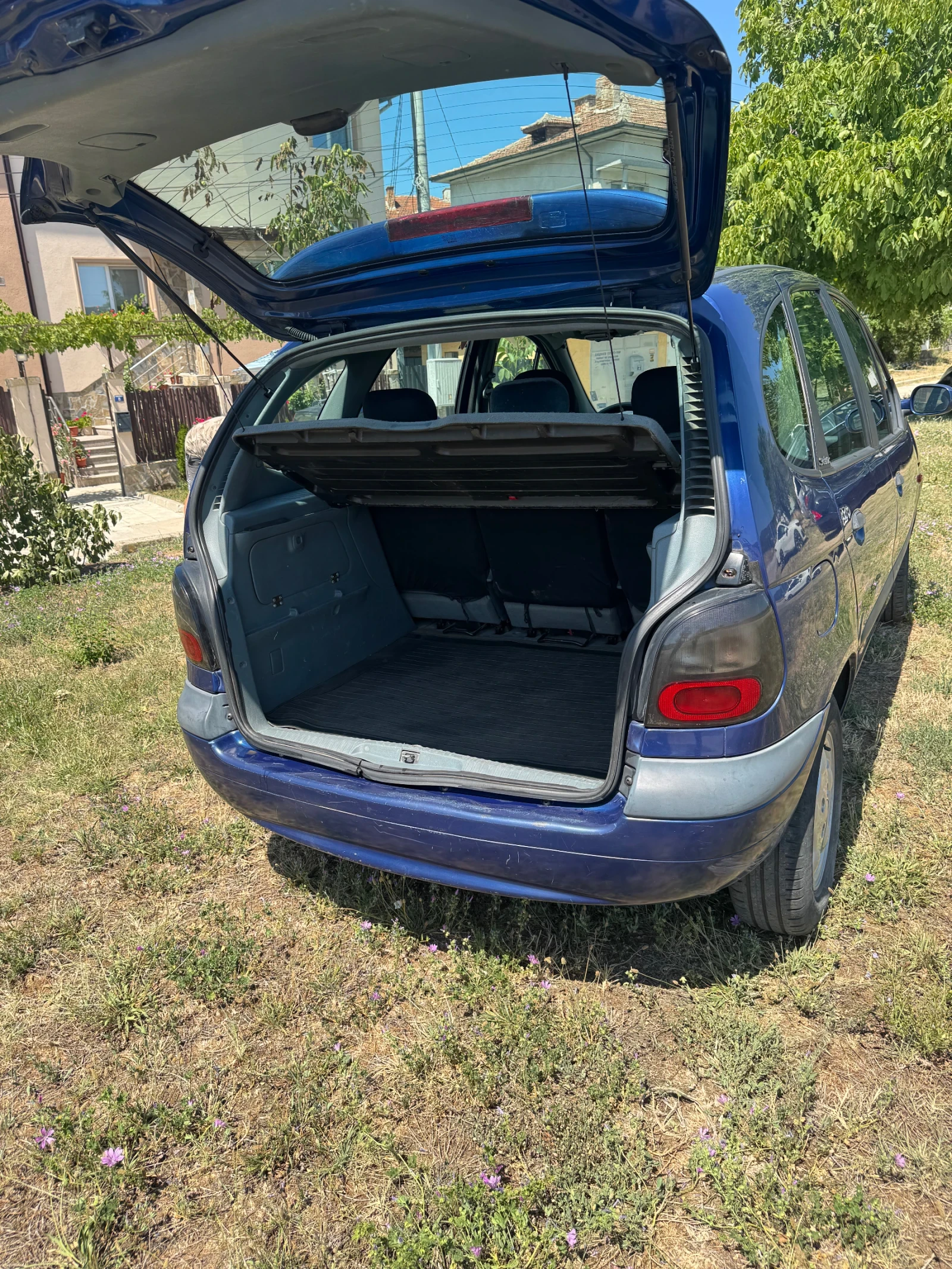 Renault Scenic, снимка 14 - Автомобили и джипове - 56361874