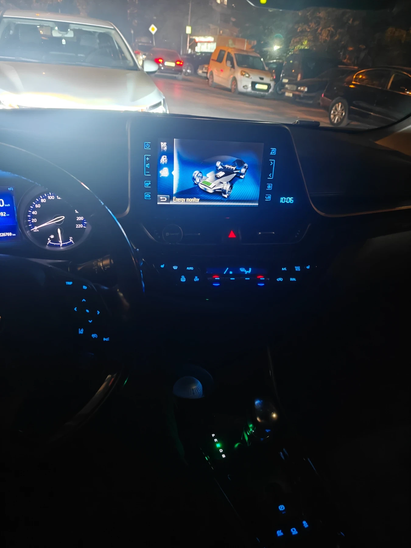 Toyota CH-R+, снимка 12 - Автомобили и джипове - 56382351