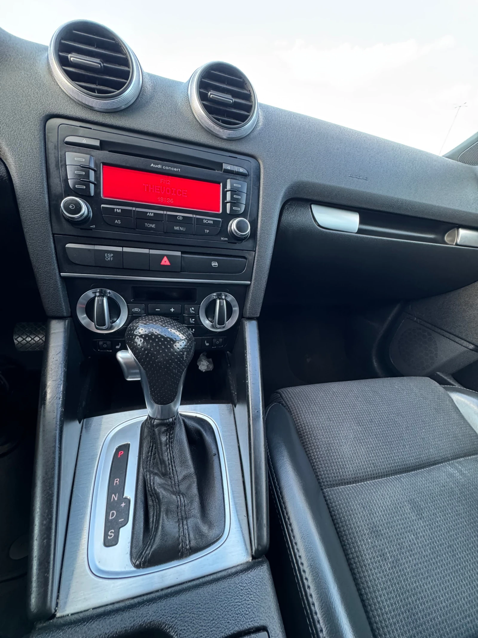 Audi A3 FACELIFT S-LINE 1.4TFSI, снимка 4 - Автомобили и джипове - 56372585