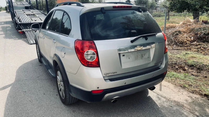 Chevrolet Captiva 3.2i, снимка 5 - Автомобили и джипове - 47675591