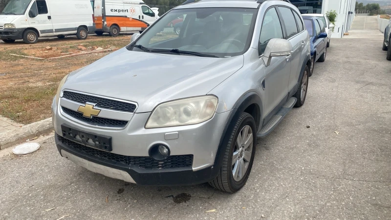 Chevrolet Captiva 3.2i, снимка 1 - Автомобили и джипове - 47675591