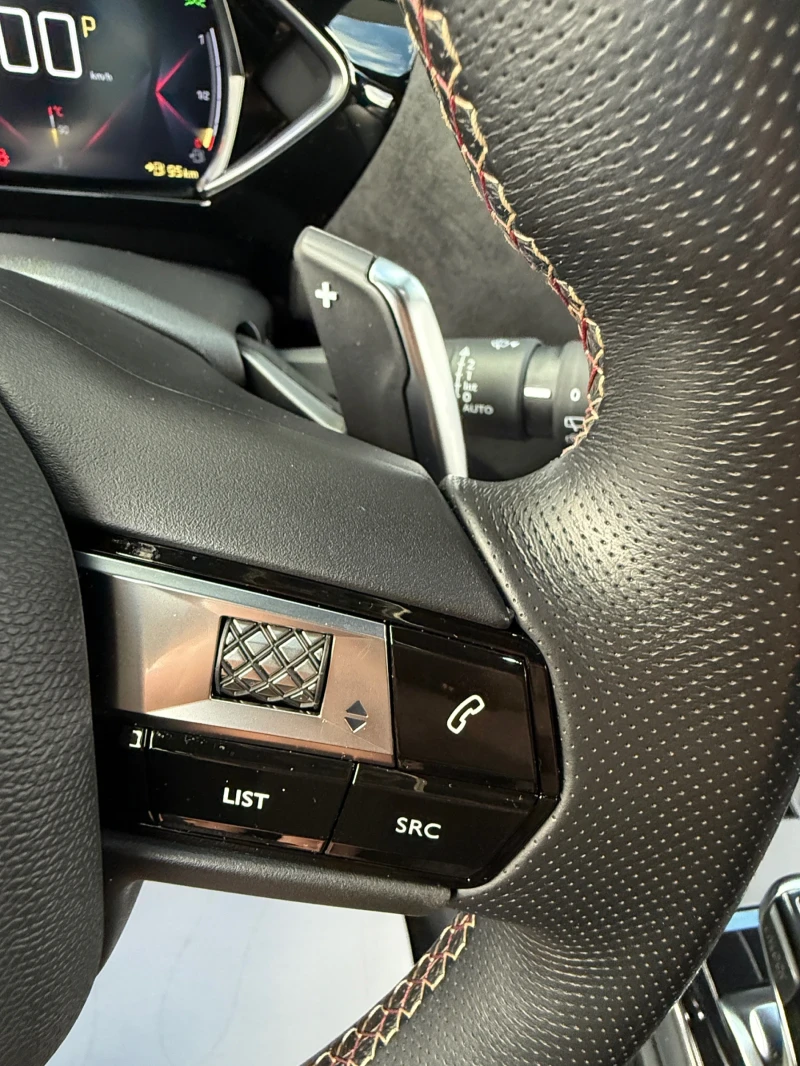 DS DS 3 Crossback 1.2 Бензин турбо АВТОМАТИK, СЕРВИЗНА ИСТОРИЯ!, снимка 15 - Автомобили и джипове - 51949473