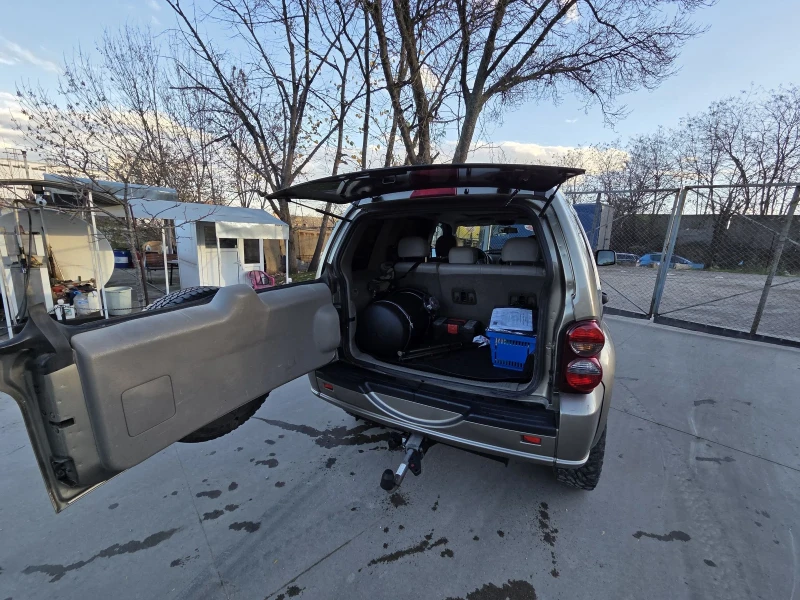 Jeep Cherokee 3.7, снимка 14 - Автомобили и джипове - 52514411