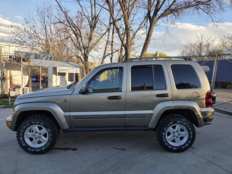 Jeep Cherokee 3.7, снимка 4 - Автомобили и джипове - 52514411