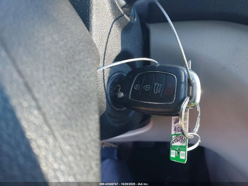 Hyundai Tucson 2.0L I-4 DI, DOHC, VVT, 164HP Front Wheel Drive, снимка 3 - Автомобили и джипове - 53021709