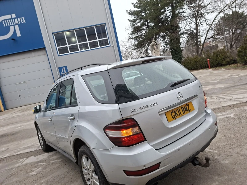 Mercedes-Benz ML ДесенВолан, снимка 4 - Автомобили и джипове - 53588522
