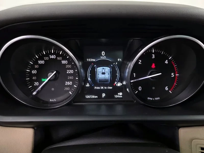 Land Rover Range Rover Sport 3.0, снимка 8 - Автомобили и джипове - 54500051