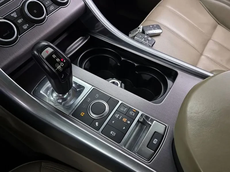 Land Rover Range Rover Sport 3.0, снимка 9 - Автомобили и джипове - 54500051