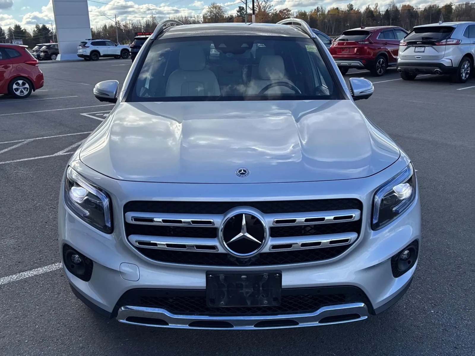 Mercedes-Benz GLB GLB 250 4MATIC SUV CARFAX АВТО КРЕДИТ  - изображение 3