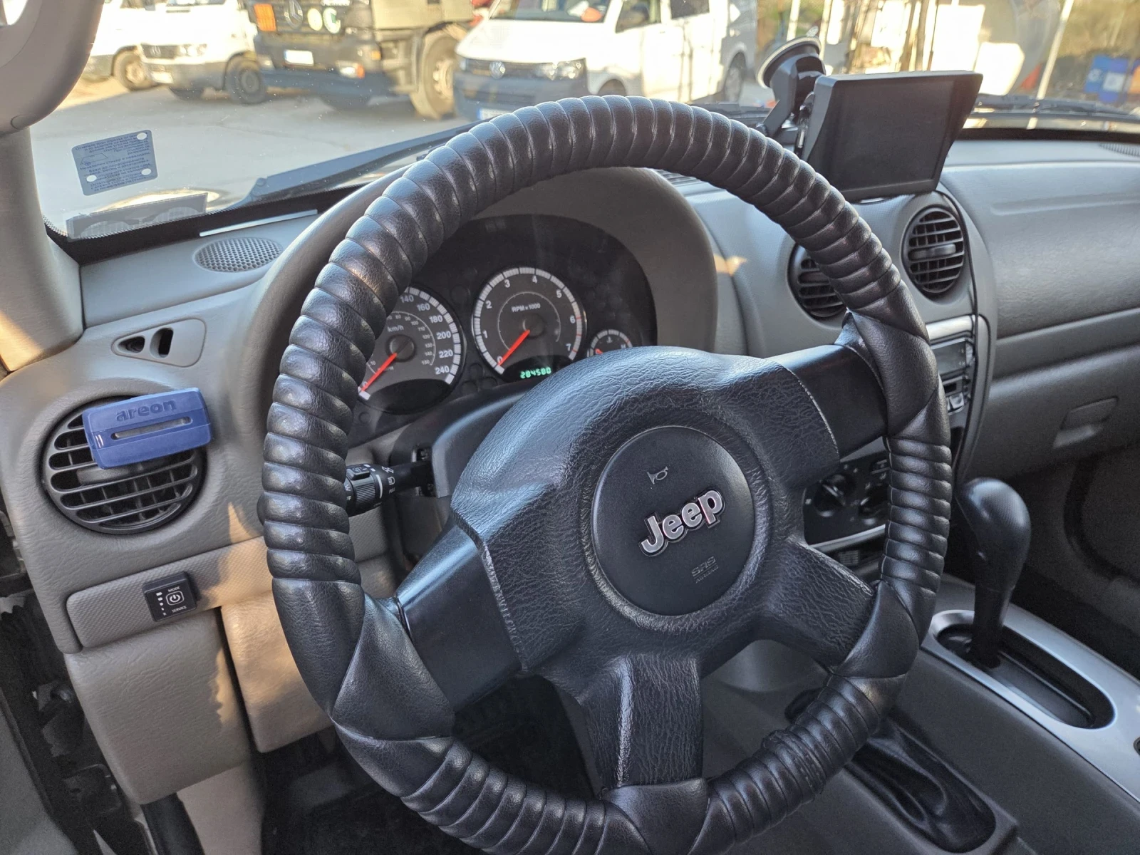 Jeep Cherokee 3.7 | Mobile.bg � ����������� 10