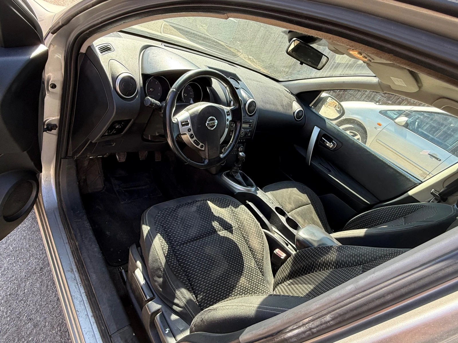 Nissan Qashqai 1.5 DCI, снимка 5 - Автомобили и джипове - 53775186