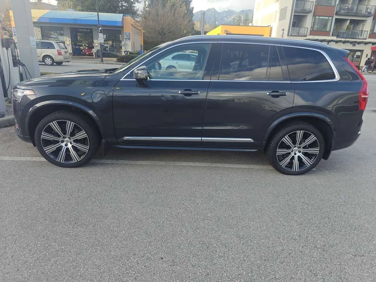 Volvo Xc90  | Inscription | B&W | HEAD-UP | PANO | 360 | , снимка 2 - Автомобили и джипове - 53985727