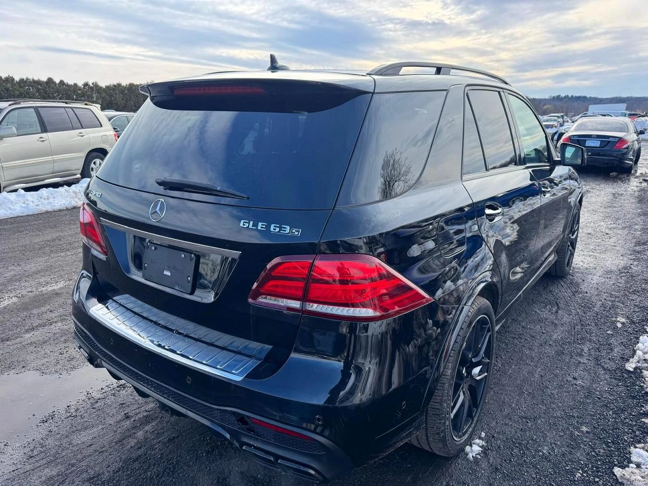 Mercedes-Benz GLE 63 S AMG, снимка 3 - Автомобили и джипове - 54424547