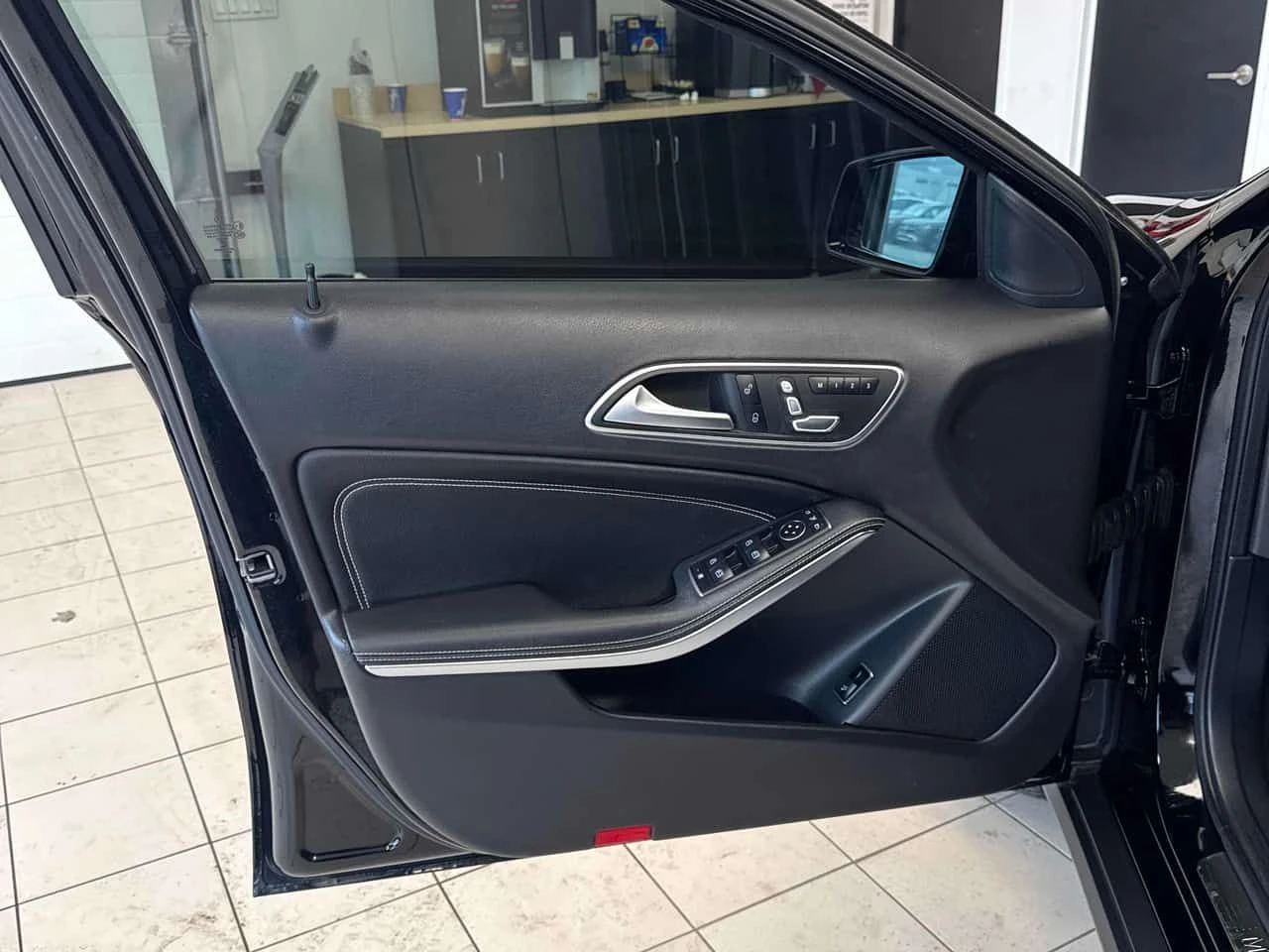 Mercedes-Benz GLA 250 4MATIC* PANORAMA* ��������*  | Mobile.bg � ����������� 15
