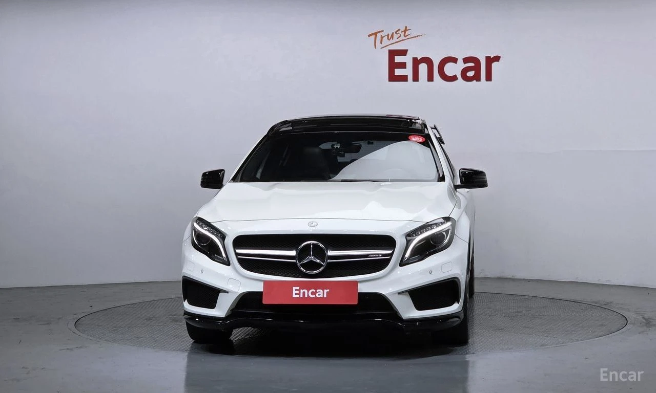 Mercedes-Benz GLA 45 AMG 4MATIC* КАМЕРА* ПОДГРЕВ* КОЖА* , снимка 2 - Автомобили и джипове - 54996270