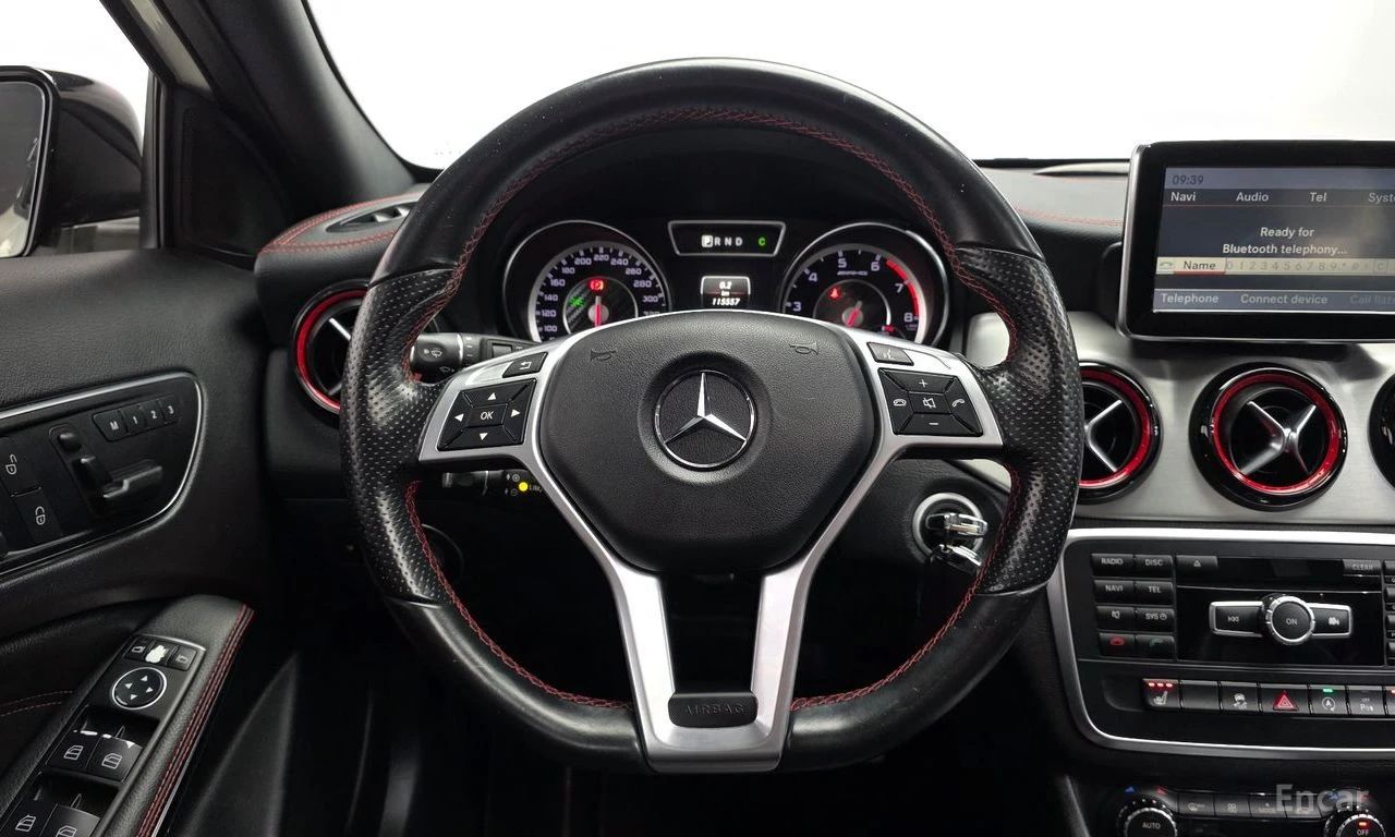 Mercedes-Benz GLA 45 AMG 4MATIC* КАМЕРА* ПОДГРЕВ* КОЖА* , снимка 6 - Автомобили и джипове - 54996270