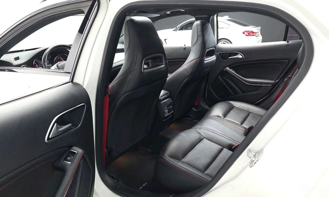 Mercedes-Benz GLA 45 AMG 4MATIC* КАМЕРА* ПОДГРЕВ* КОЖА* , снимка 10 - Автомобили и джипове - 54996270