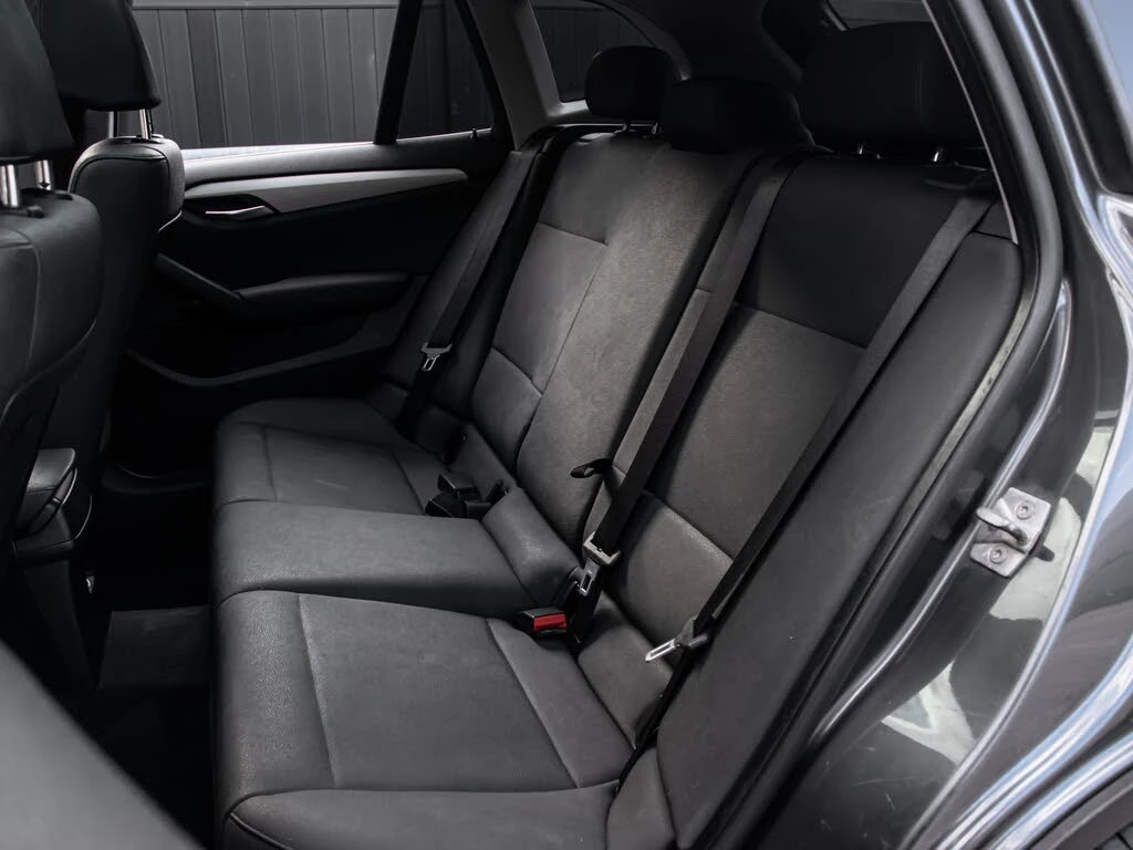 BMW X1 XDRIVE/ ПОДГРЕВИ / ПАНОРАМА / ОТ ПРЕДСТАВИТЕЛСТВО, снимка 12 - Автомобили и джипове - 55017197