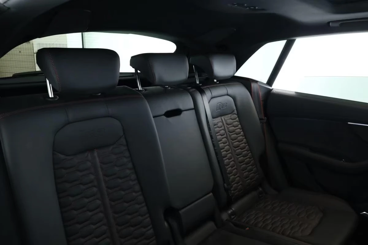 Audi RSQ8 PERFORMANCE / B&O / CERAMIC / HD MATRIX / PANO /, снимка 17 - Автомобили и джипове - 55048850