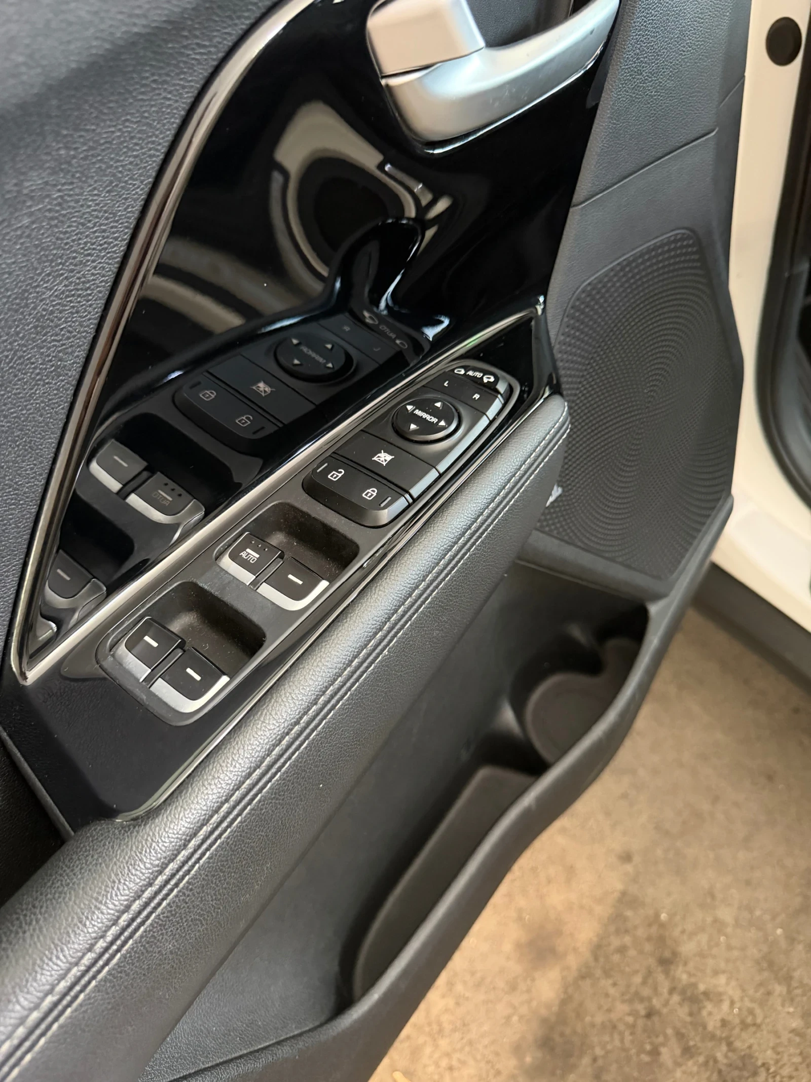 Kia Niro Plug in Hybrid, снимка 15 - Автомобили и джипове - 55157490