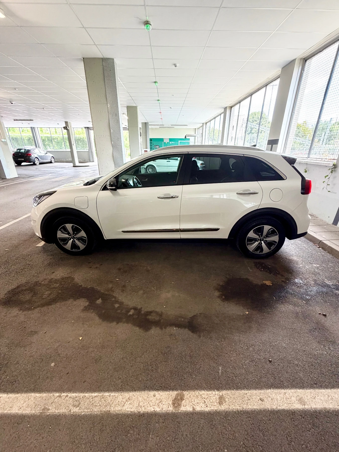 Kia Niro Plug in Hybrid, снимка 4 - Автомобили и джипове - 55157490