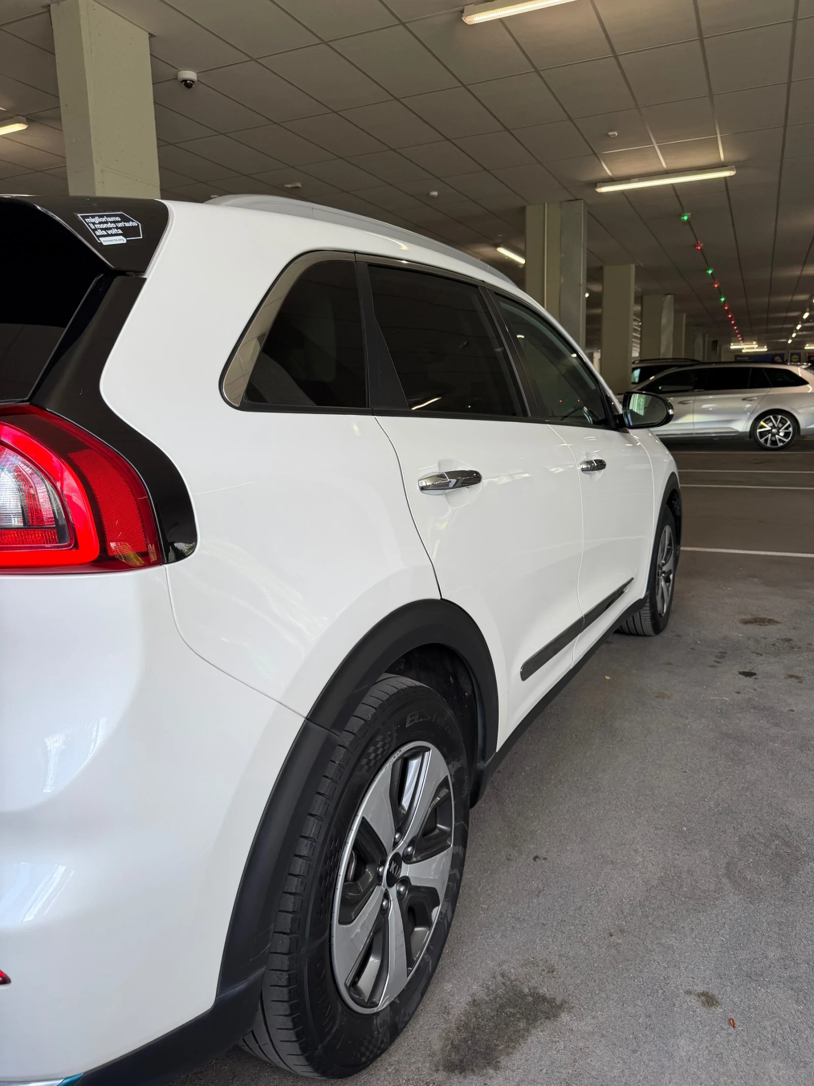 Kia Niro Plug in Hybrid, снимка 6 - Автомобили и джипове - 55157490