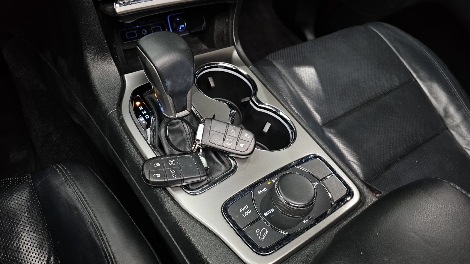 Jeep Grand cherokee LIMITED / 3.6 / ПОДГРЕВИ / ПАНОРАМА / НА ПРУЖИНИ, снимка 9 - Автомобили и джипове - 55525736