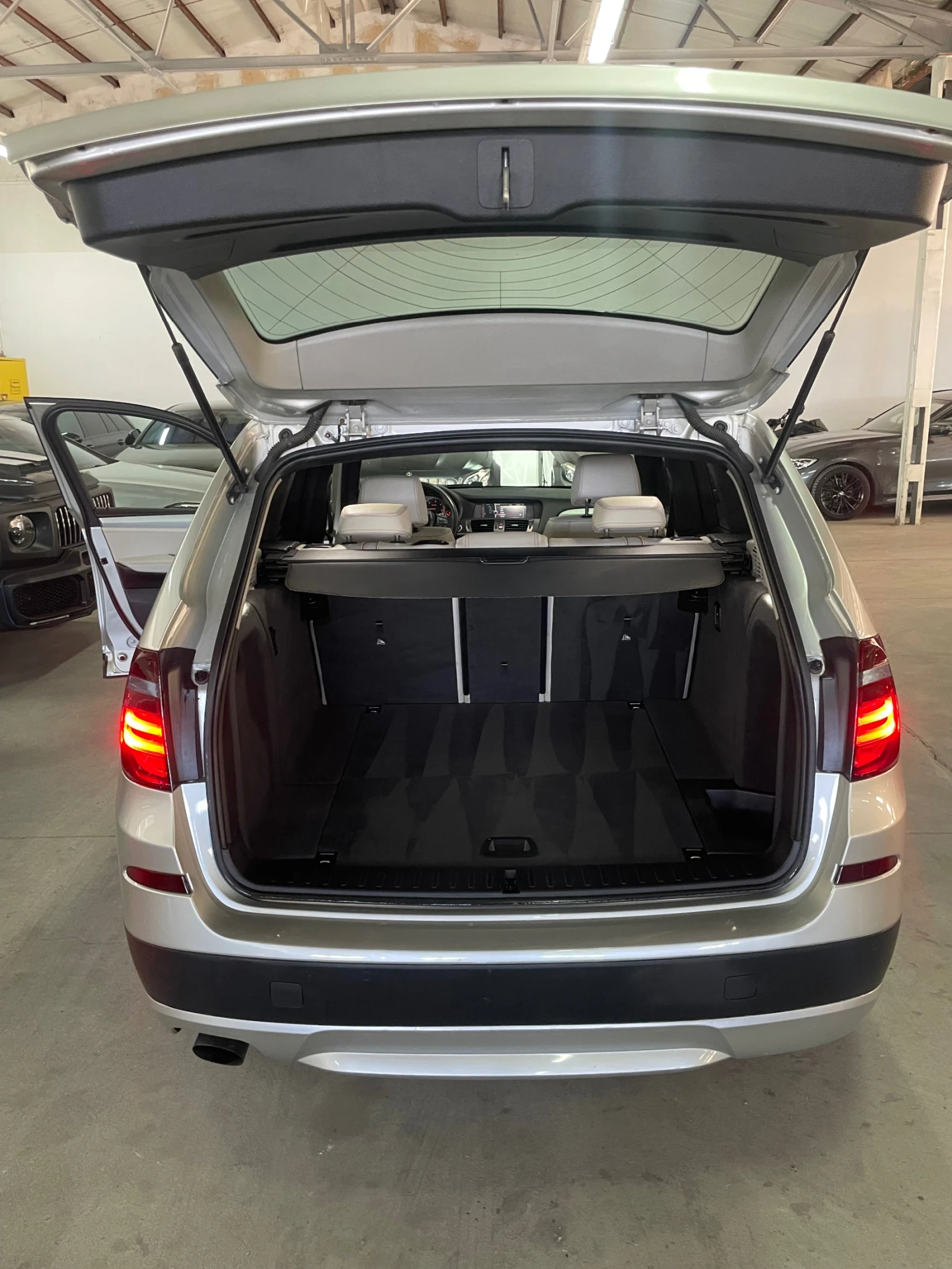 BMW X3 2.0Xdr/Камера/Кожа/ОБСЛУЖЕНА !!!, снимка 15 - Автомобили и джипове - 55961087