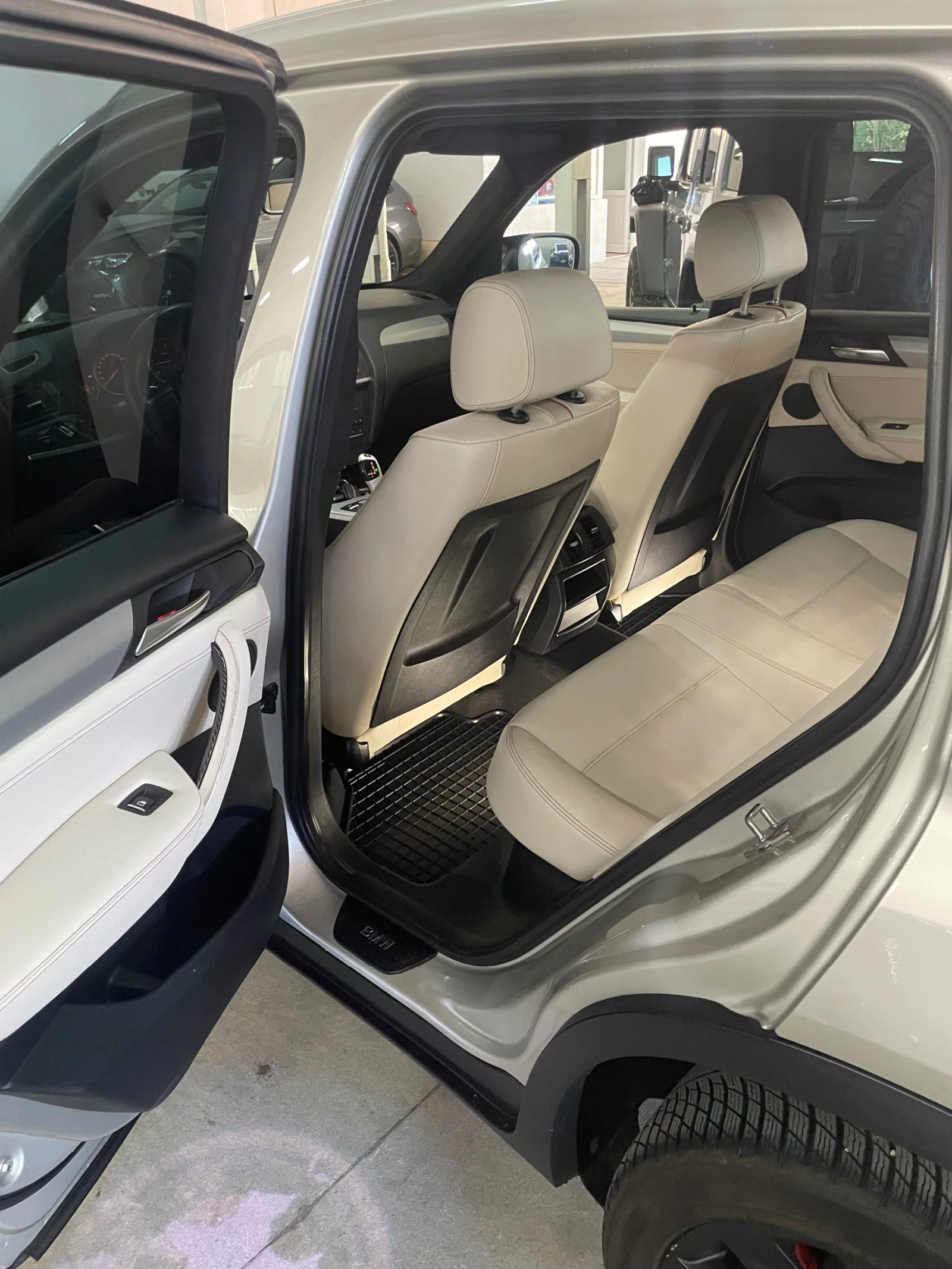 BMW X3 2.0Xdr/Камера/Кожа/ОБСЛУЖЕНА !!!, снимка 10 - Автомобили и джипове - 55961087
