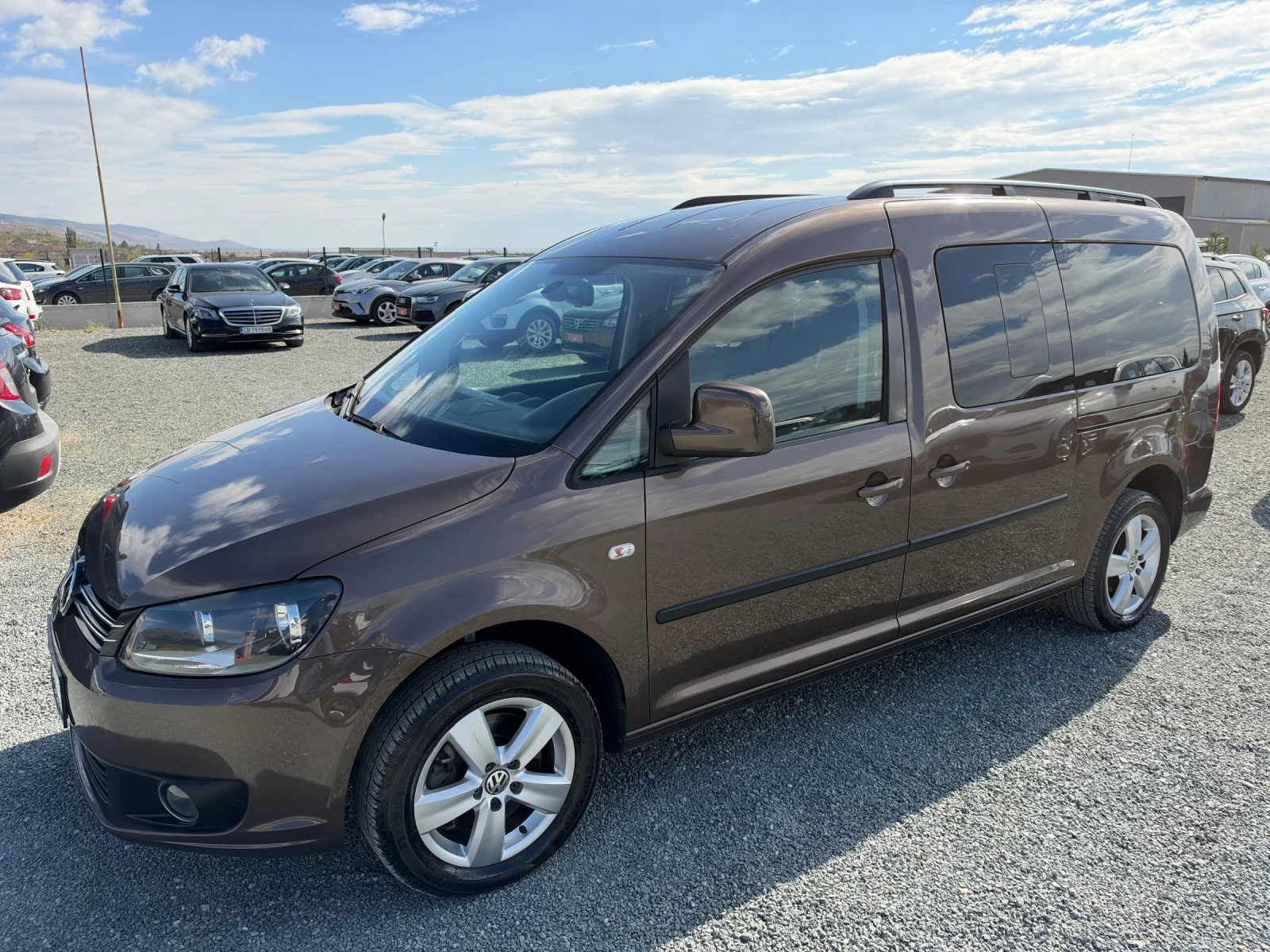 VW Caddy (KATO НОВА)^(MAXI)^(МЕТАН)^(7-МЕСТА)