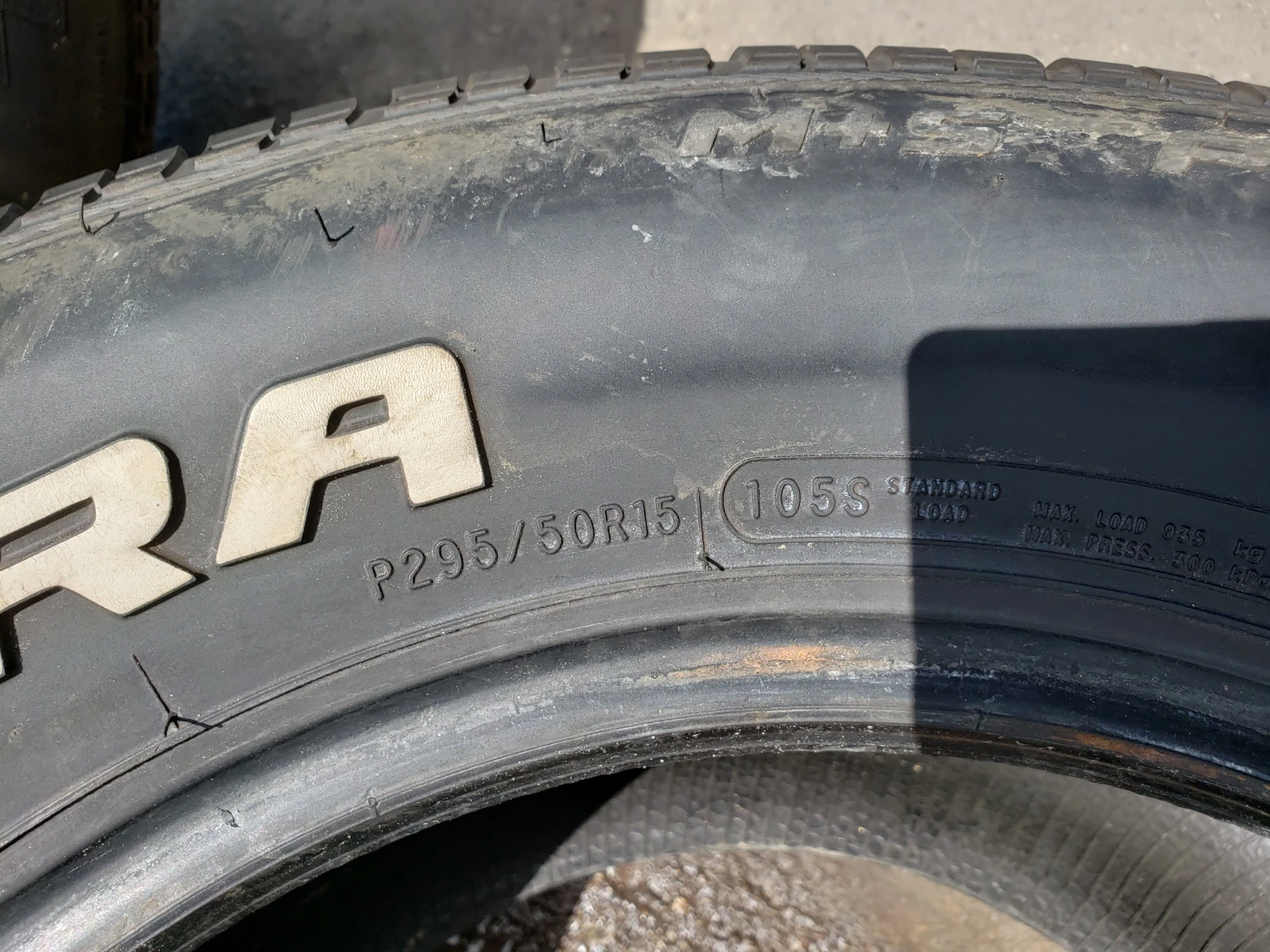 Гуми Летни 295/50R15, снимка 6 - Гуми и джанти - 54582036