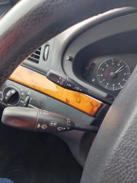 Mercedes-Benz E 220, снимка 15