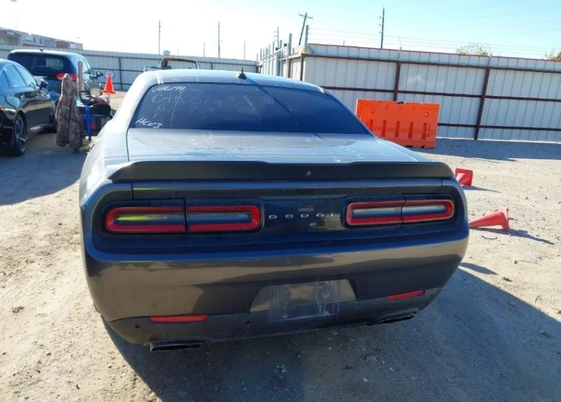 Dodge Challenger, снимка 9 - Автомобили и джипове - 49491144