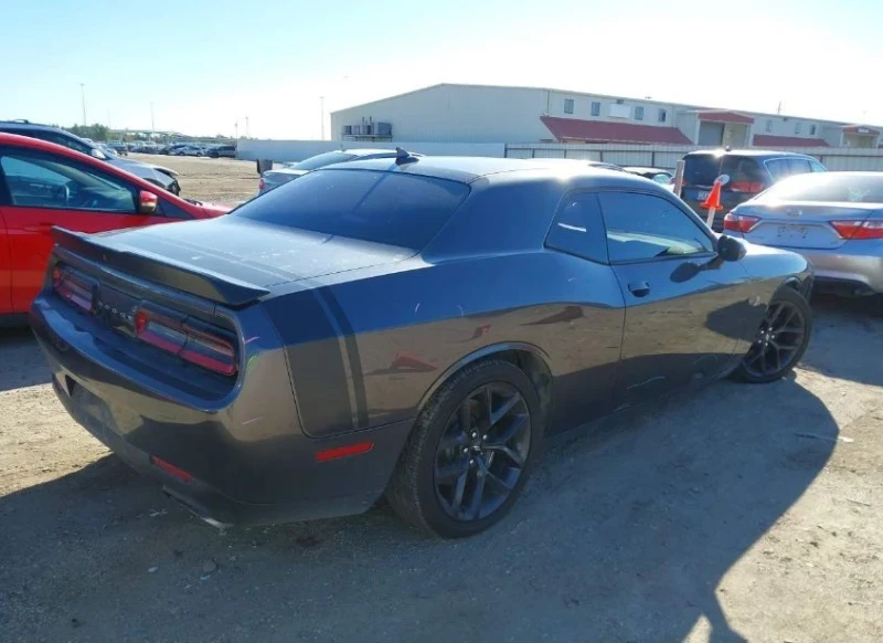 Dodge Challenger, снимка 3 - Автомобили и джипове - 49491144