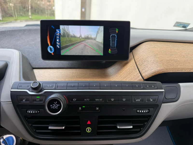 BMW i3 ПОДГРЕВ / КАМЕРА / АВТОПИЛОТ, снимка 12 - Автомобили и джипове - 49910819